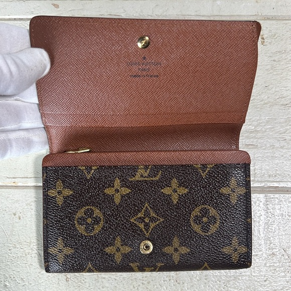 Louis Vuitton Monogram Porte Monnaie Tresor Bifold Wallet - Picture 2 of 16